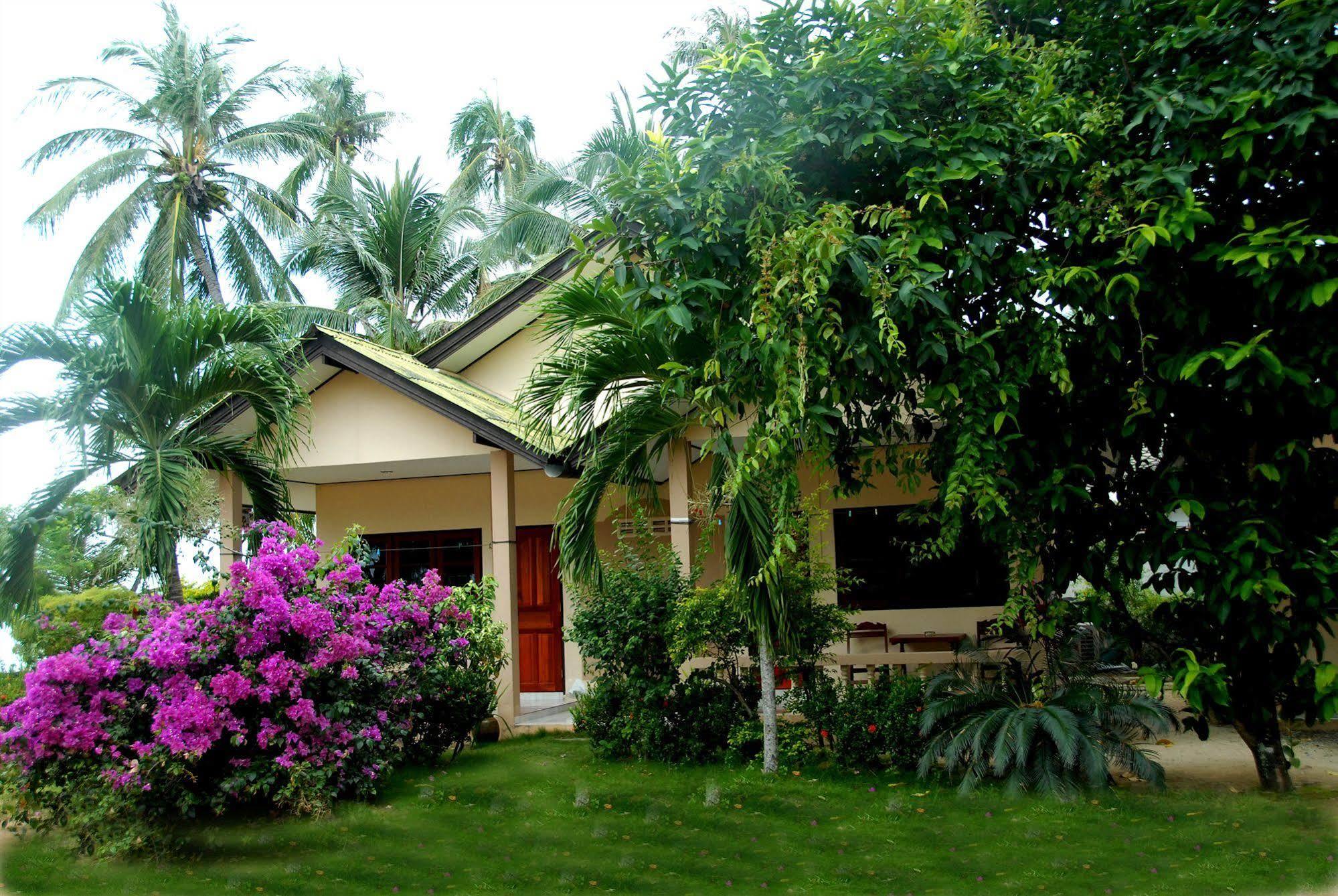 Sukasem Bungalow Ламаи-Бич Экстерьер фото