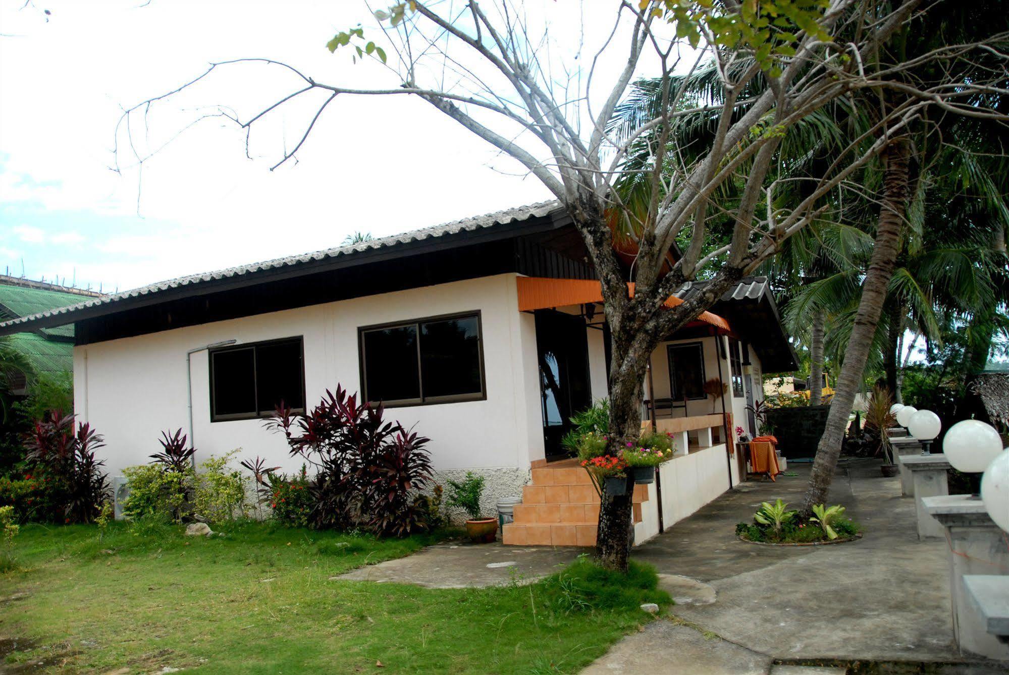 Sukasem Bungalow Ламаи-Бич Экстерьер фото
