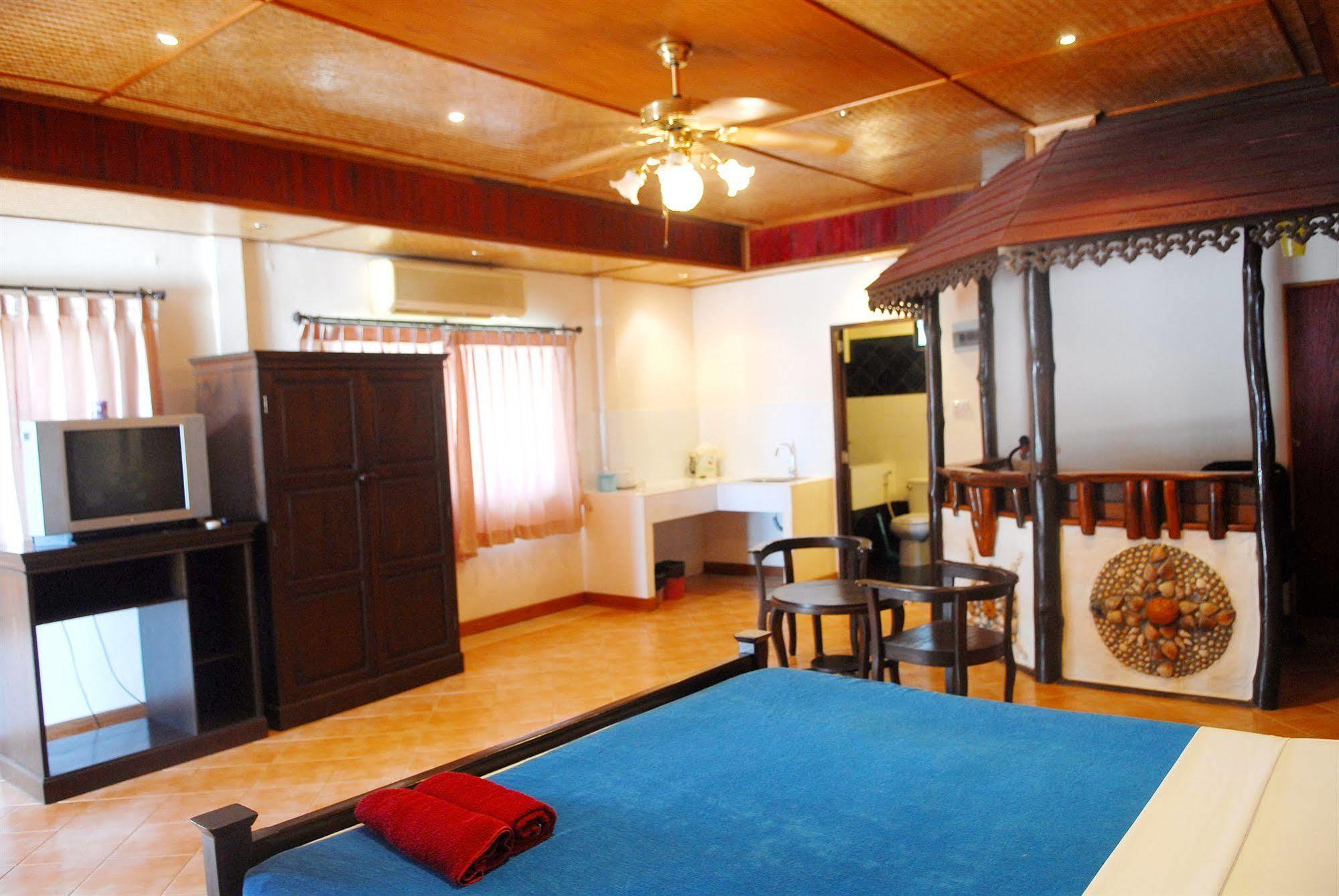 Sukasem Bungalow Ламаи-Бич Экстерьер фото